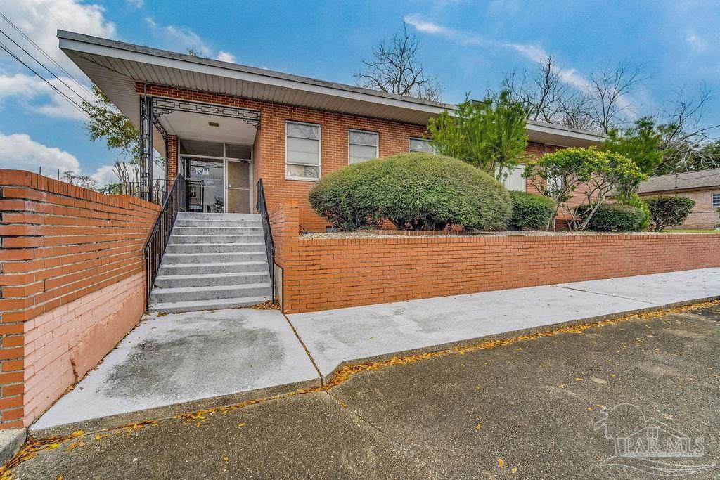 400 Pace Blvd - Photo 1