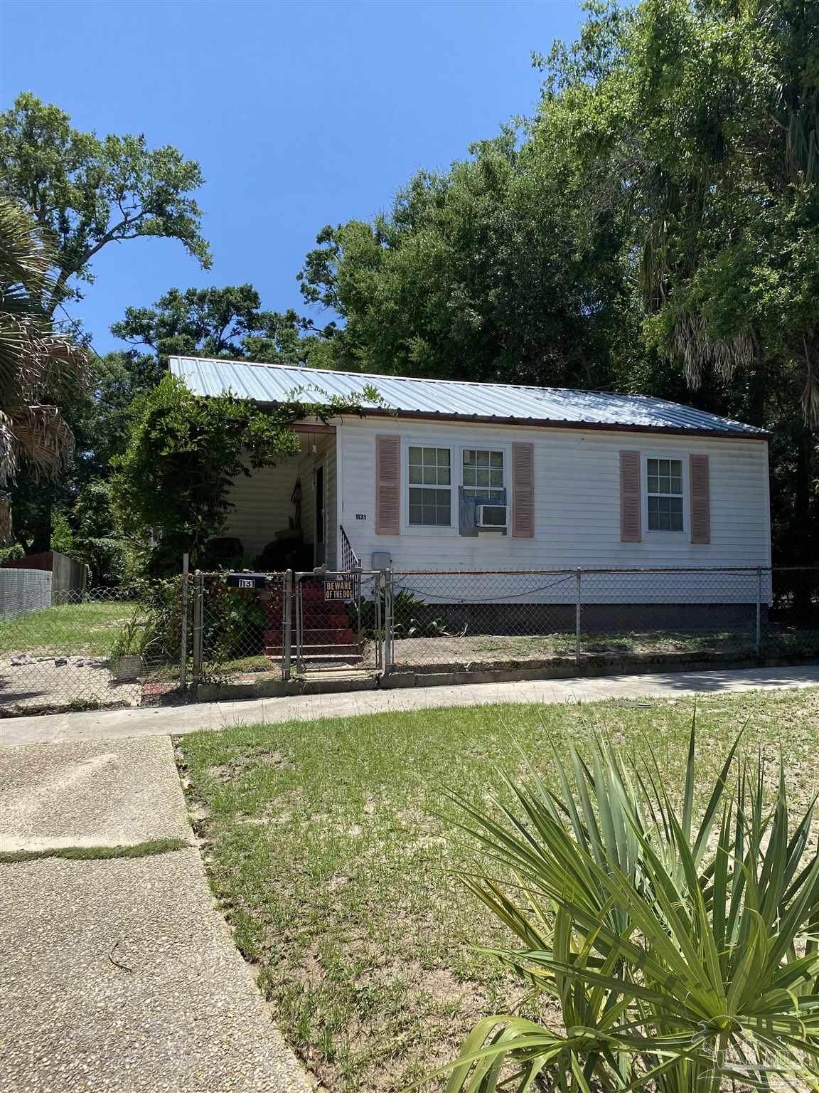 1131 Lloyd St - Photo 1
