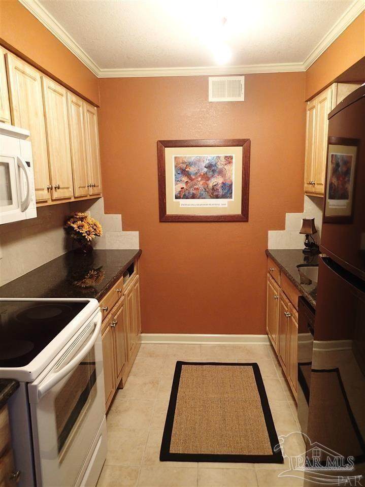 710 Scenic Hwy - Photo 1