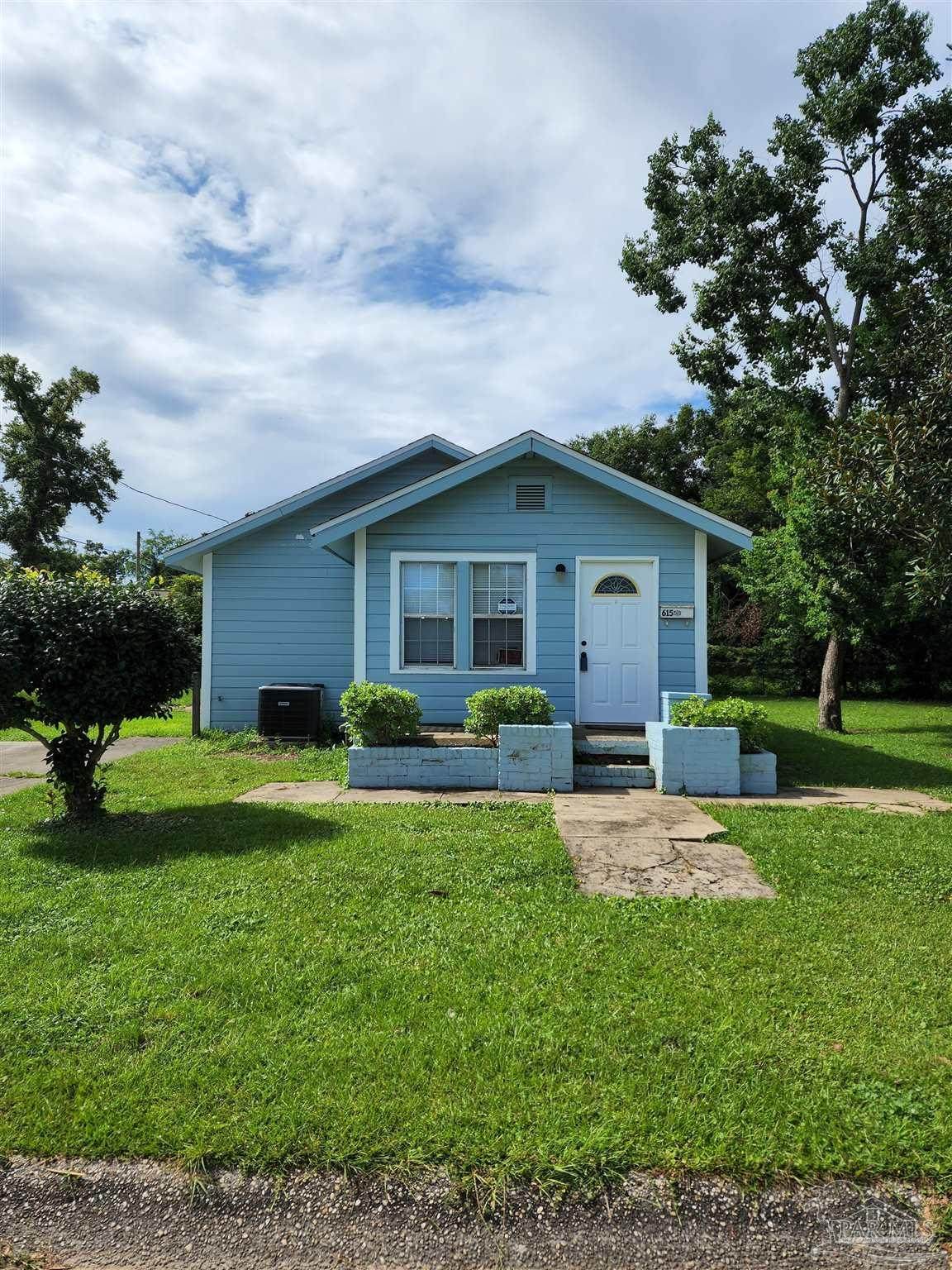 615 Hatton St - Photo 1