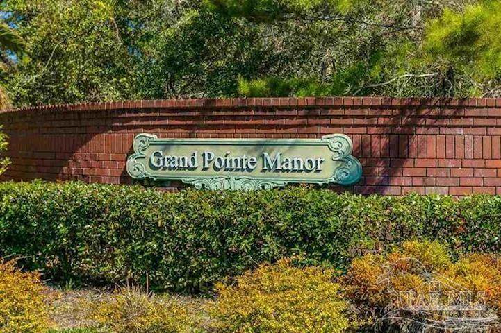 4B Manor Cir - Photo 1