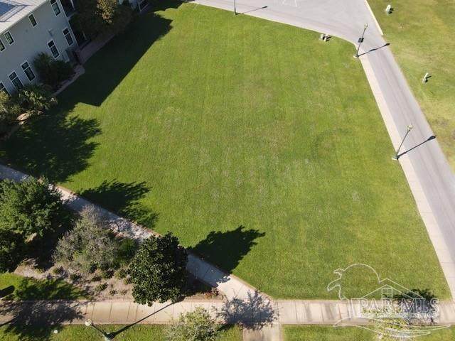 662 Romana St - Photo 1