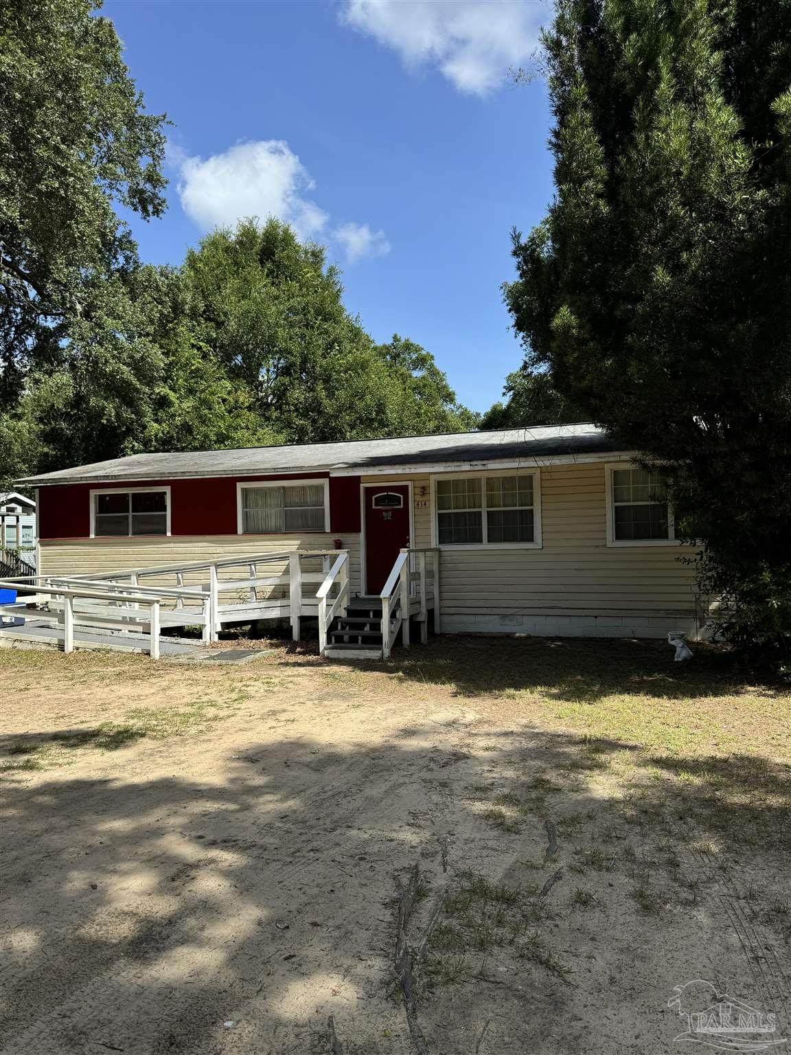 414 Clay St - Photo 1