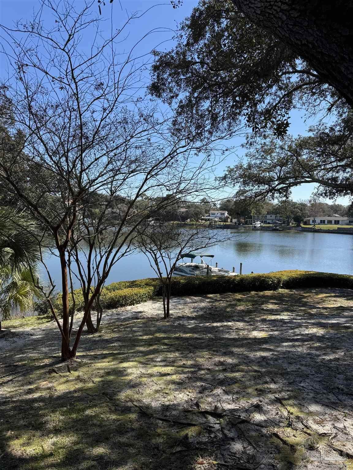 https://bt-photos.global.ssl.fastly.net/pensacola/orig_boomver_1_660122-2.jpg