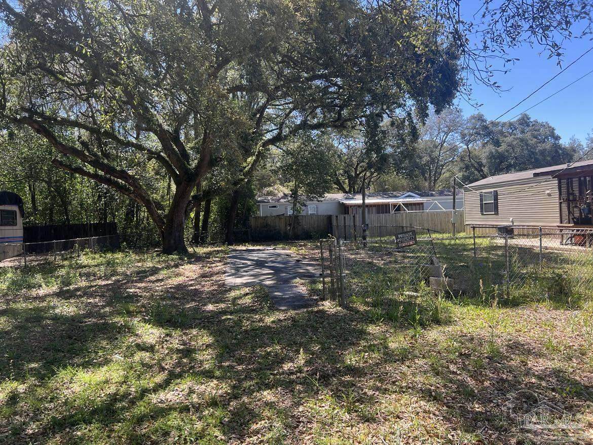 2467 Buckingham Rd - Photo 1