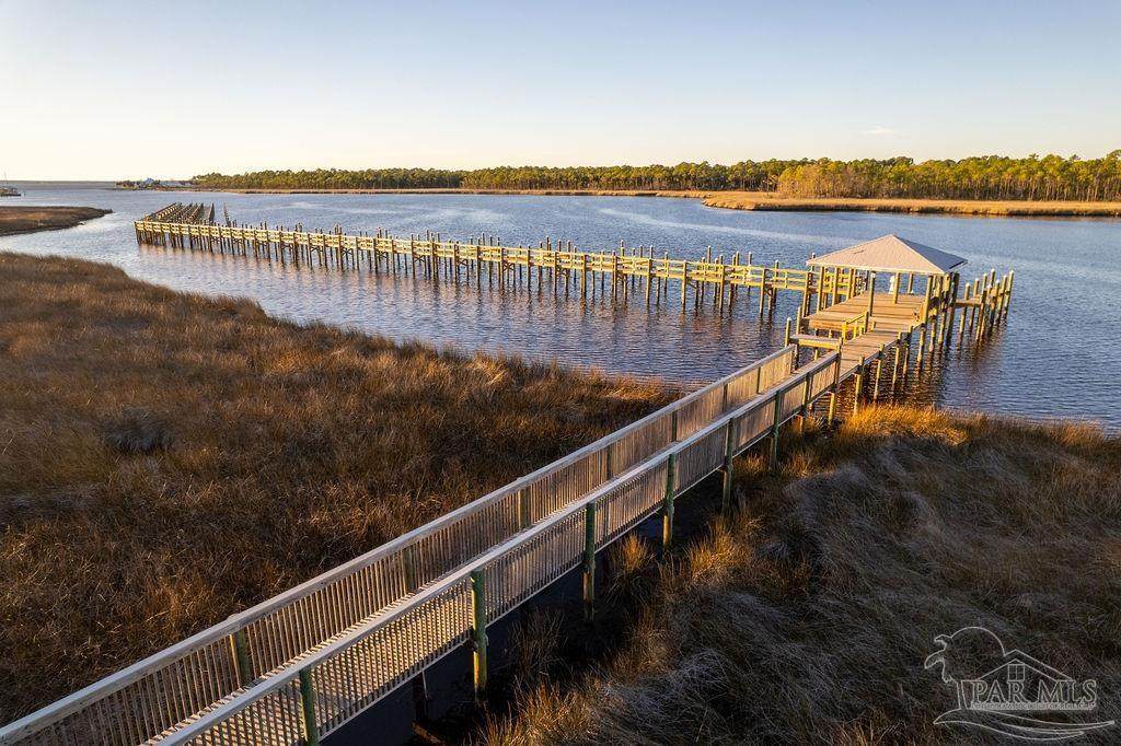 https://bt-photos.global.ssl.fastly.net/pensacola/orig_boomver_1_661838-2.jpg