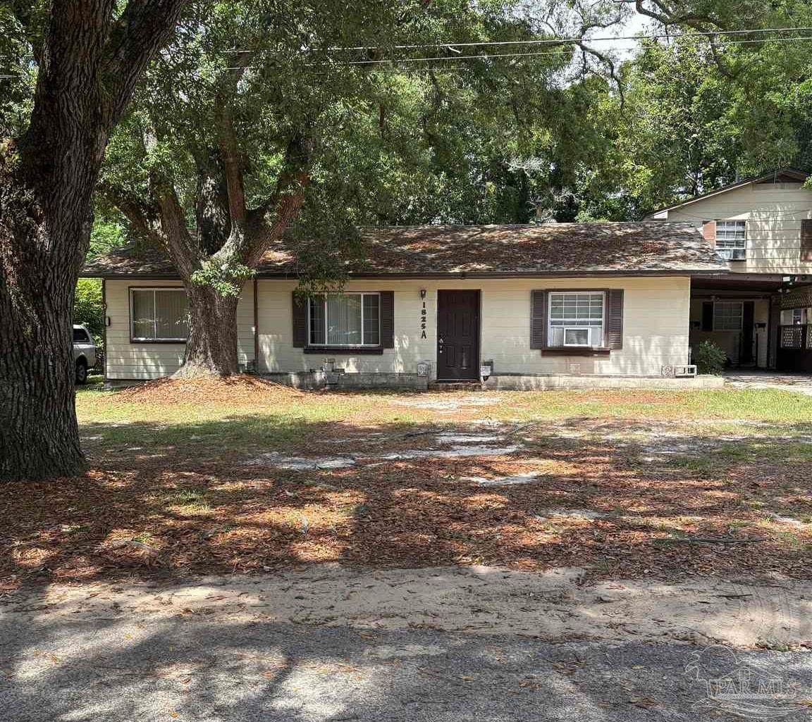 1825 Bainbridge Ave - Photo 1