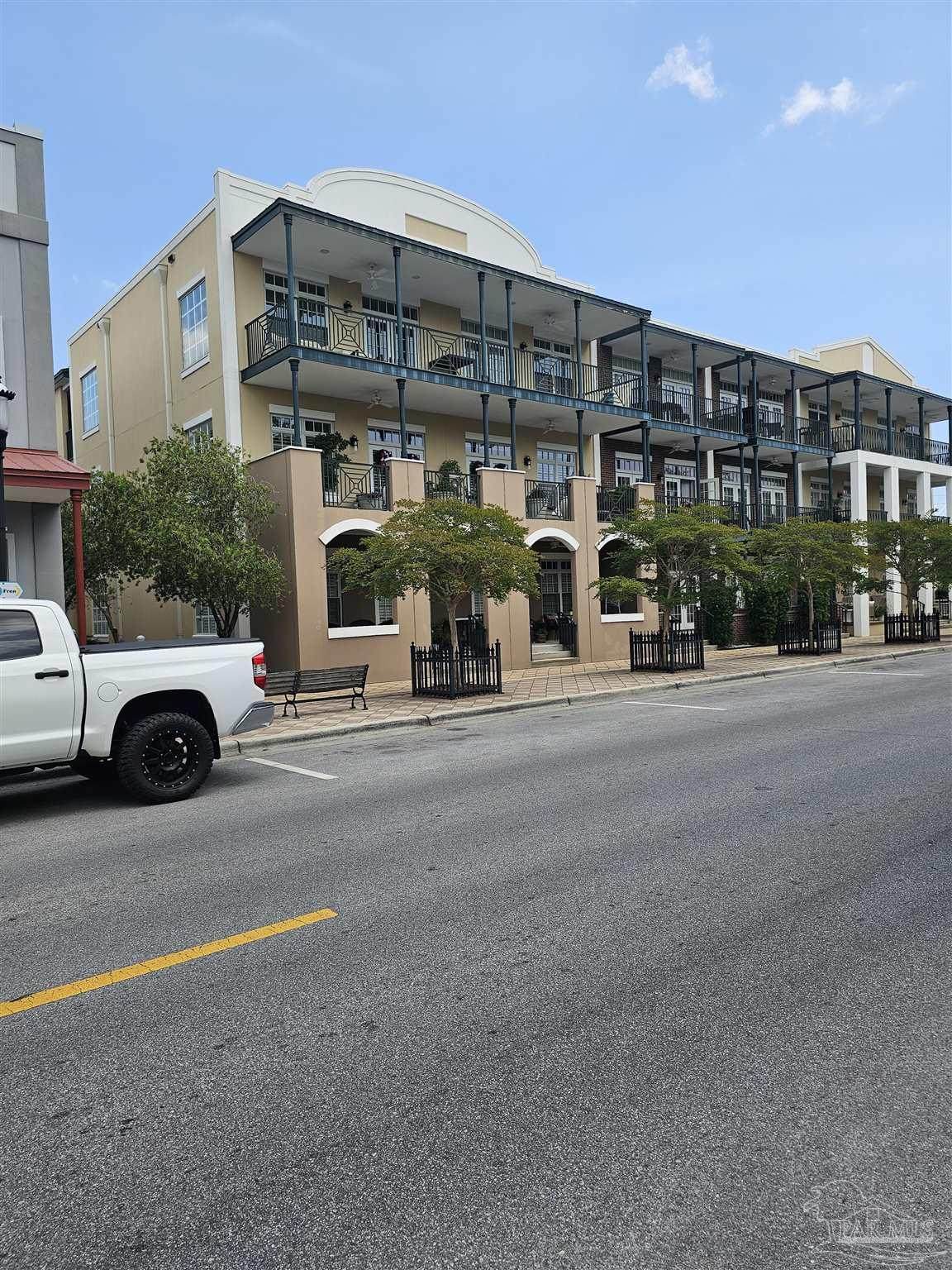 108 Alcaniz St - Photo 1
