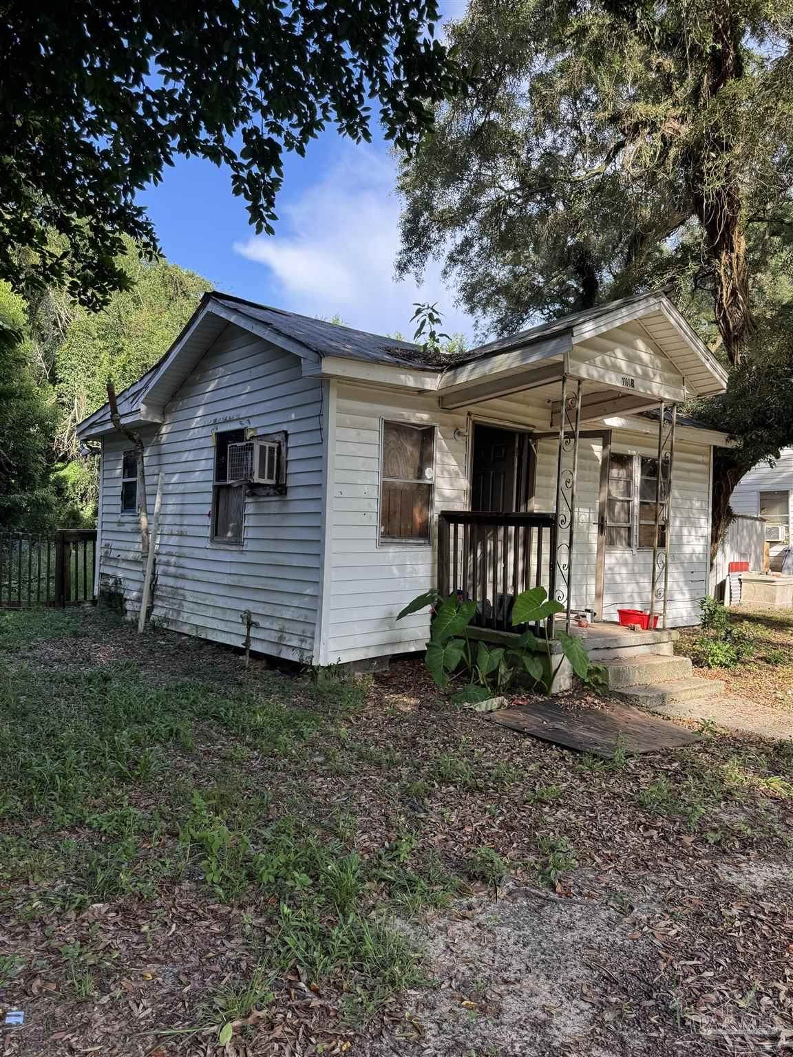 1104 Green St - Photo 1