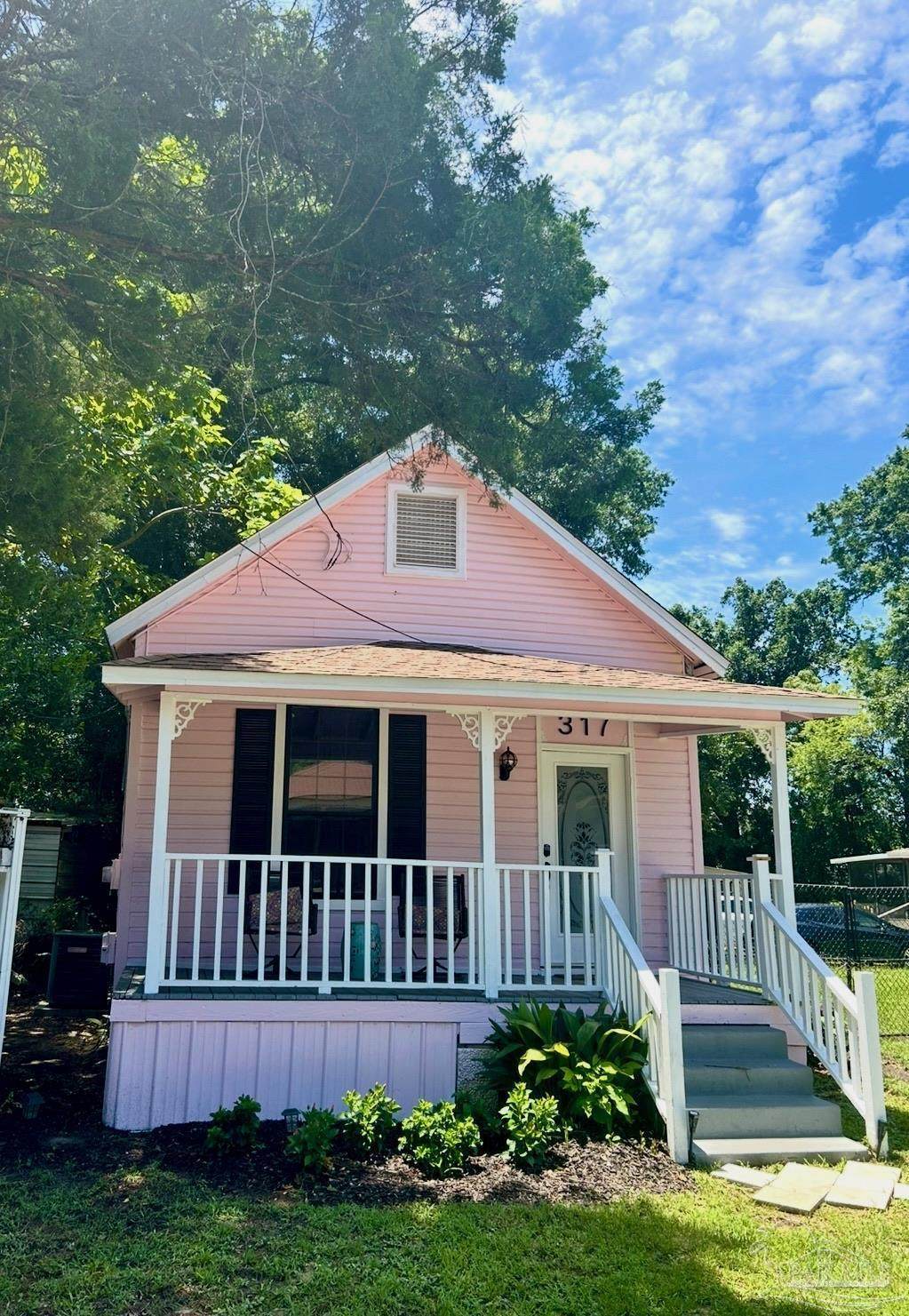 317 Lee St - Photo 1