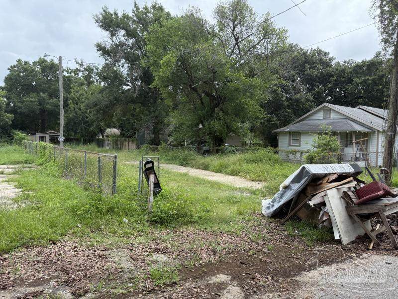 2704 Lloyd St - Photo 1