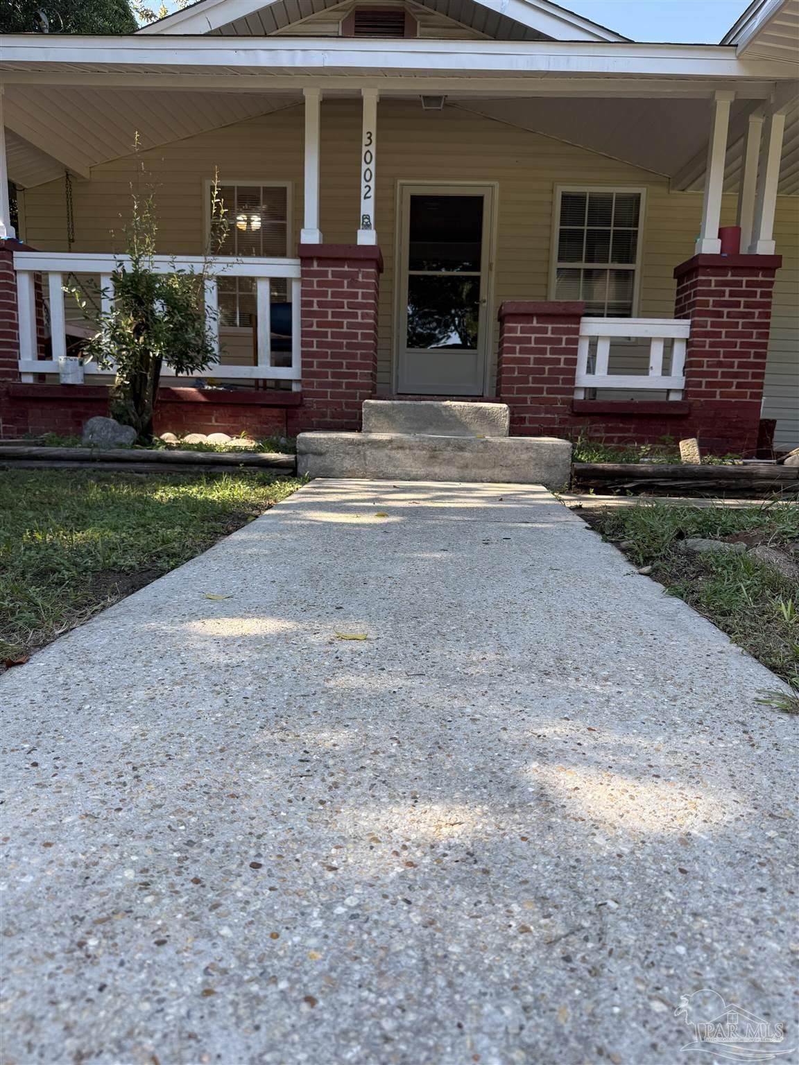 3002 Brainerd St - Photo 1