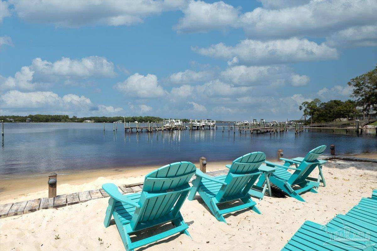 7285 Majestic Blvd - Photo 1