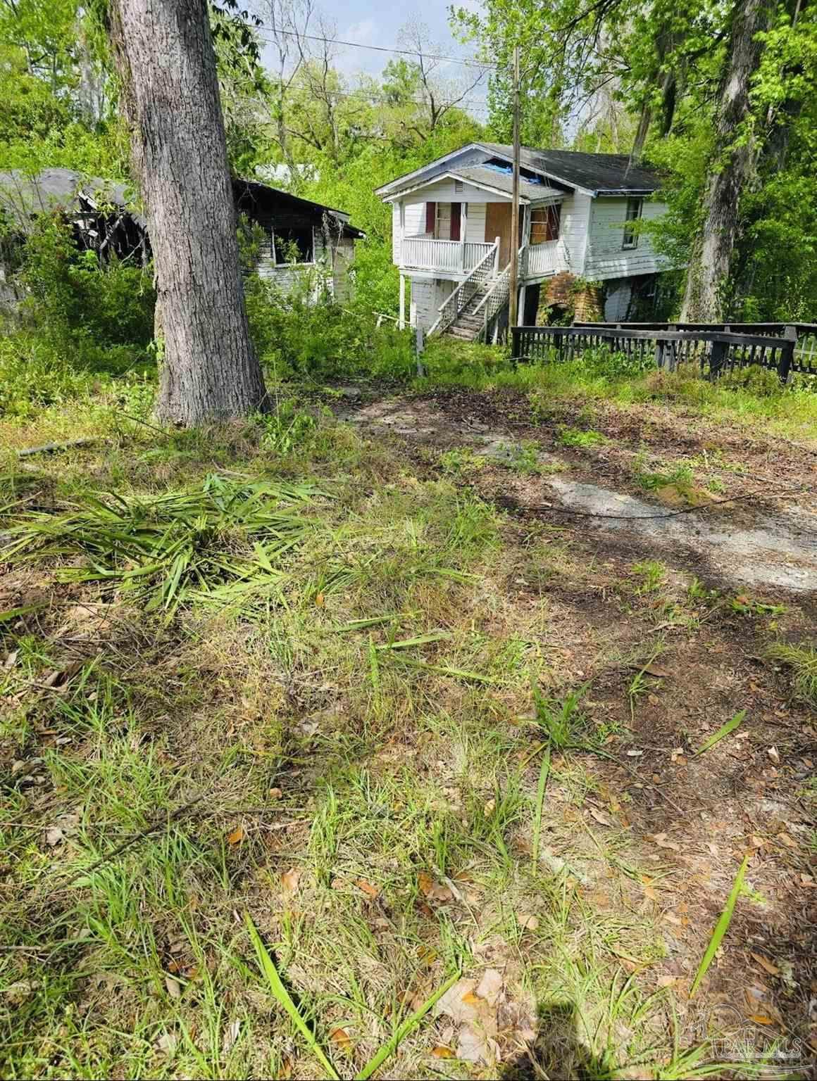 1203 Main St - Photo 1