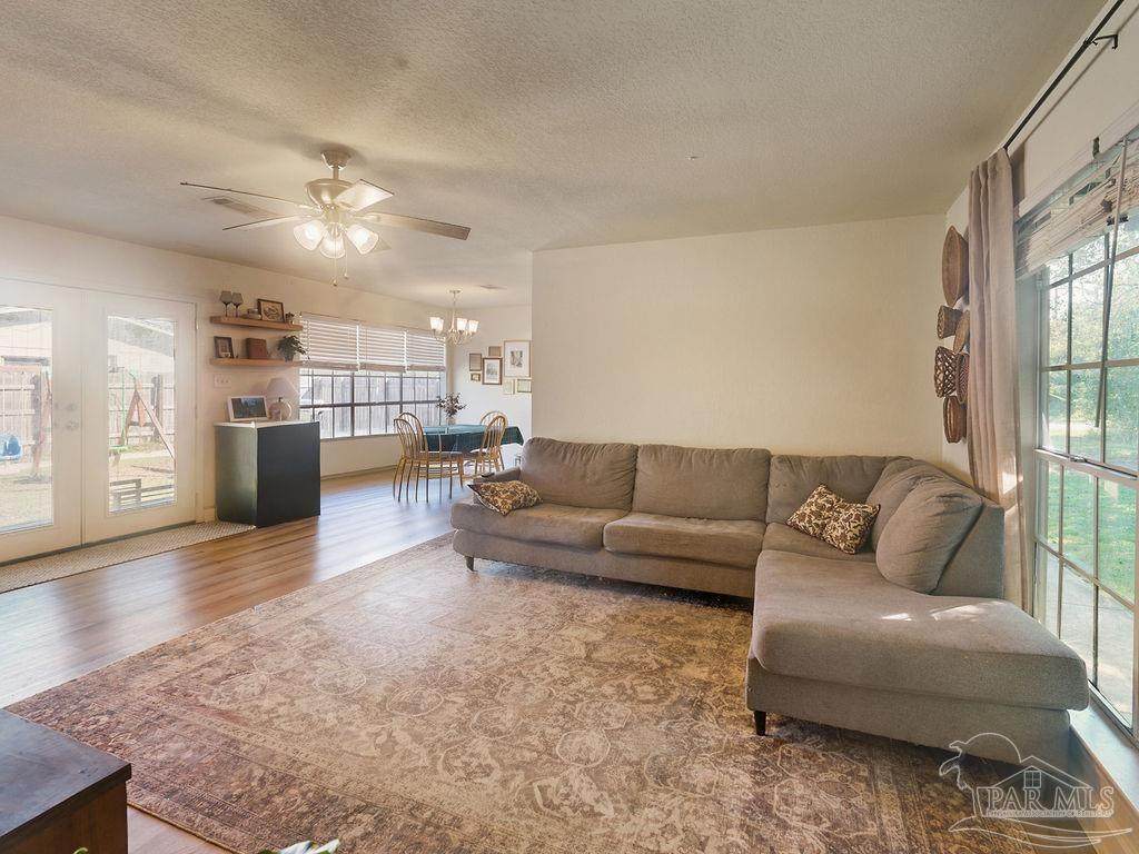 https://bt-photos.global.ssl.fastly.net/pensacola/orig_boomver_1_674198-2.jpg