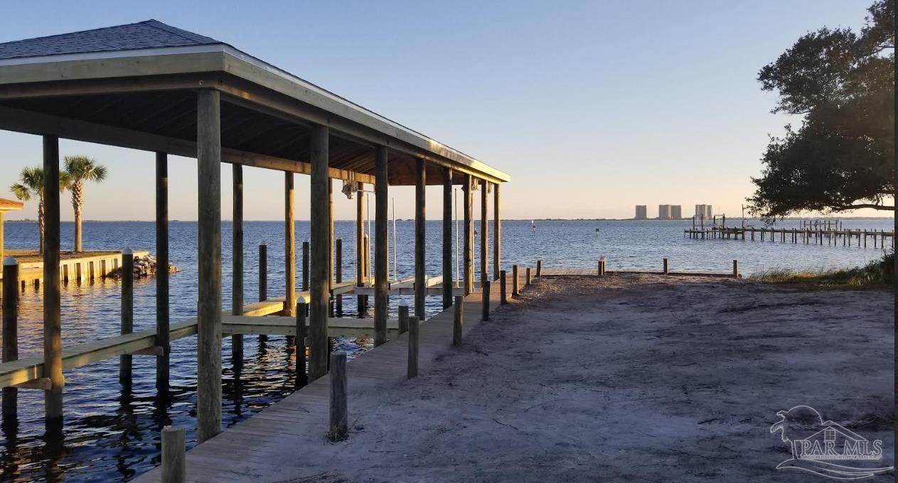 https://bt-photos.global.ssl.fastly.net/pensacola/orig_boomver_1_674855-2.jpg