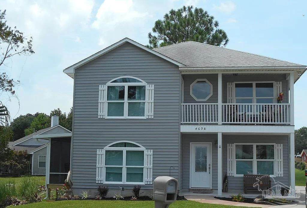 4698 Isles Dr - Photo 1