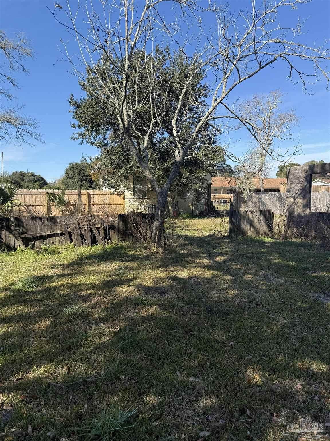 https://bt-photos.global.ssl.fastly.net/pensacola/orig_boomver_1_676848-3.jpg