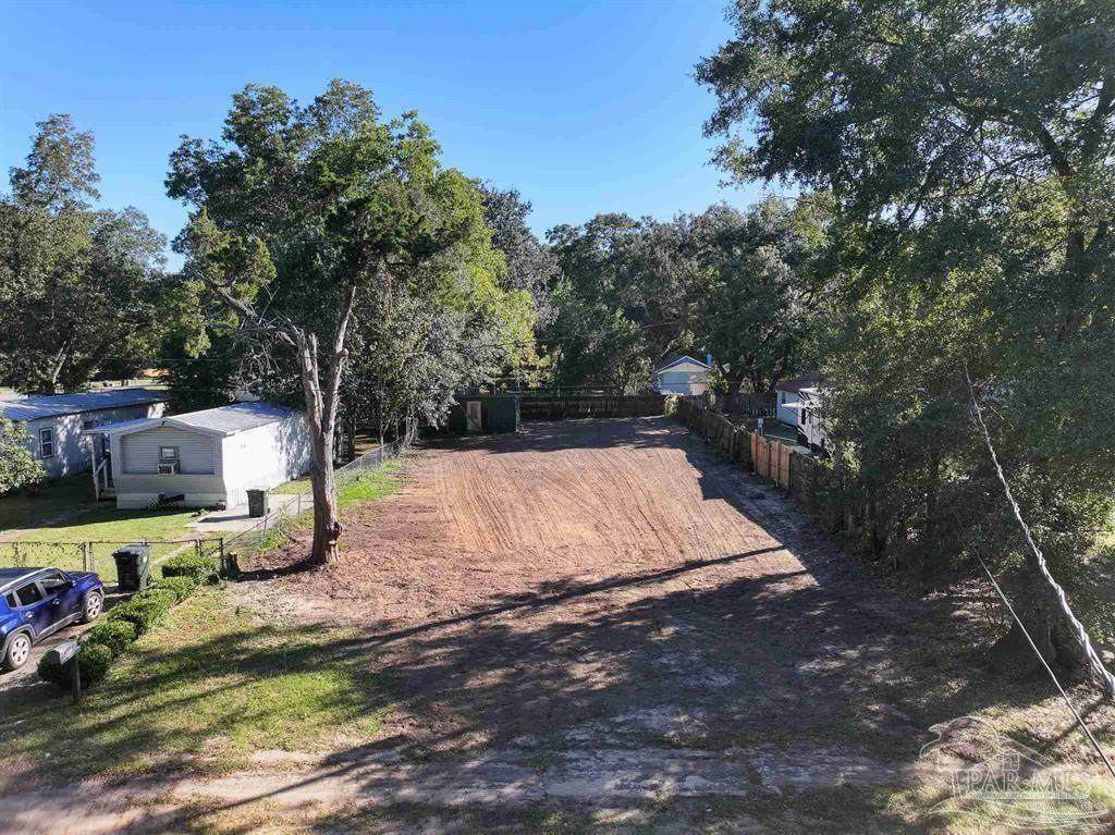 407 Lenox Pkwy - Photo 1