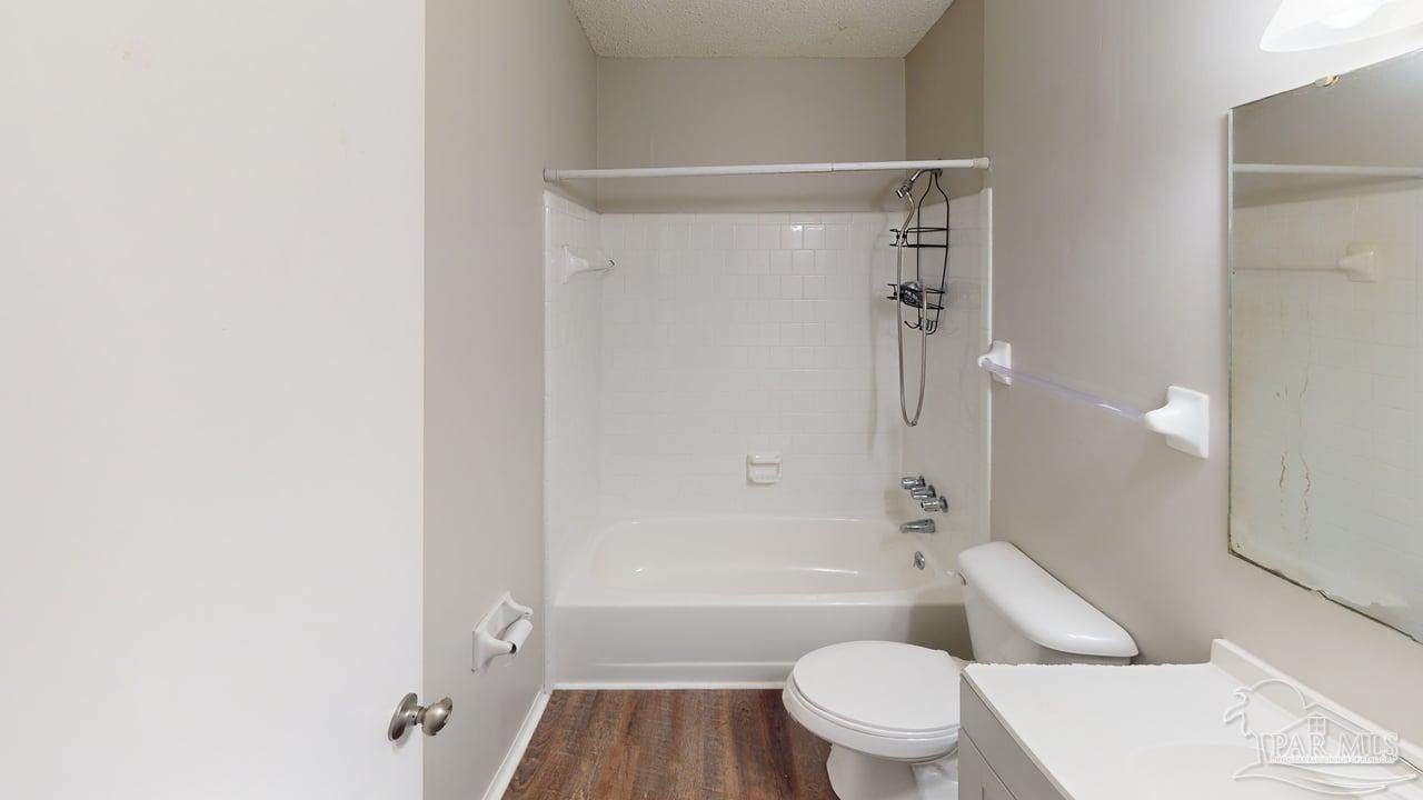 https://bt-photos.global.ssl.fastly.net/pensacola/orig_boomver_1_679096-3.jpg