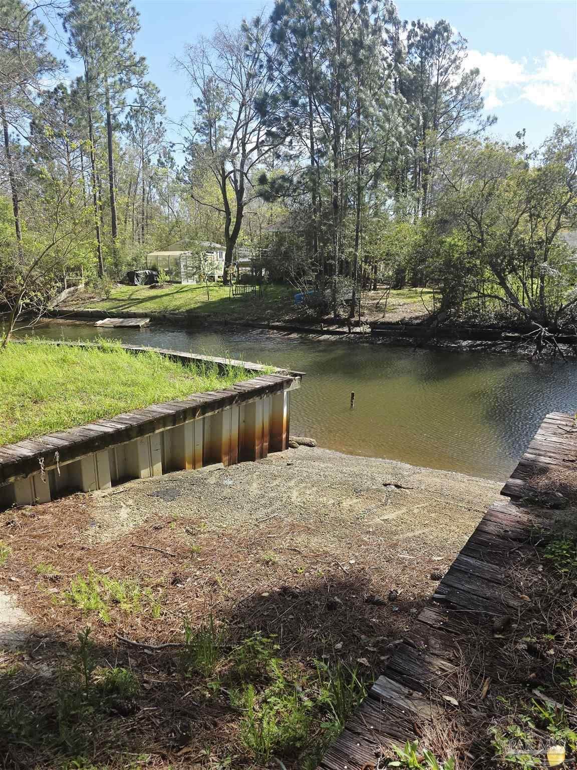 https://bt-photos.global.ssl.fastly.net/pensacola/orig_boomver_1_679425-2.jpg