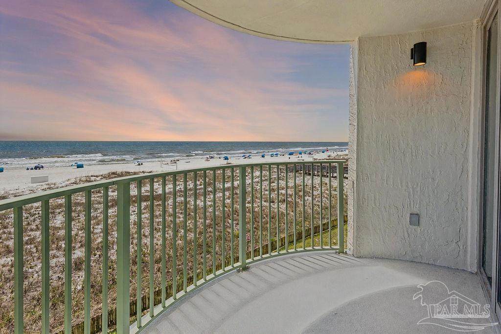 https://bt-photos.global.ssl.fastly.net/pensacola/orig_boomver_1_680880-2.jpg
