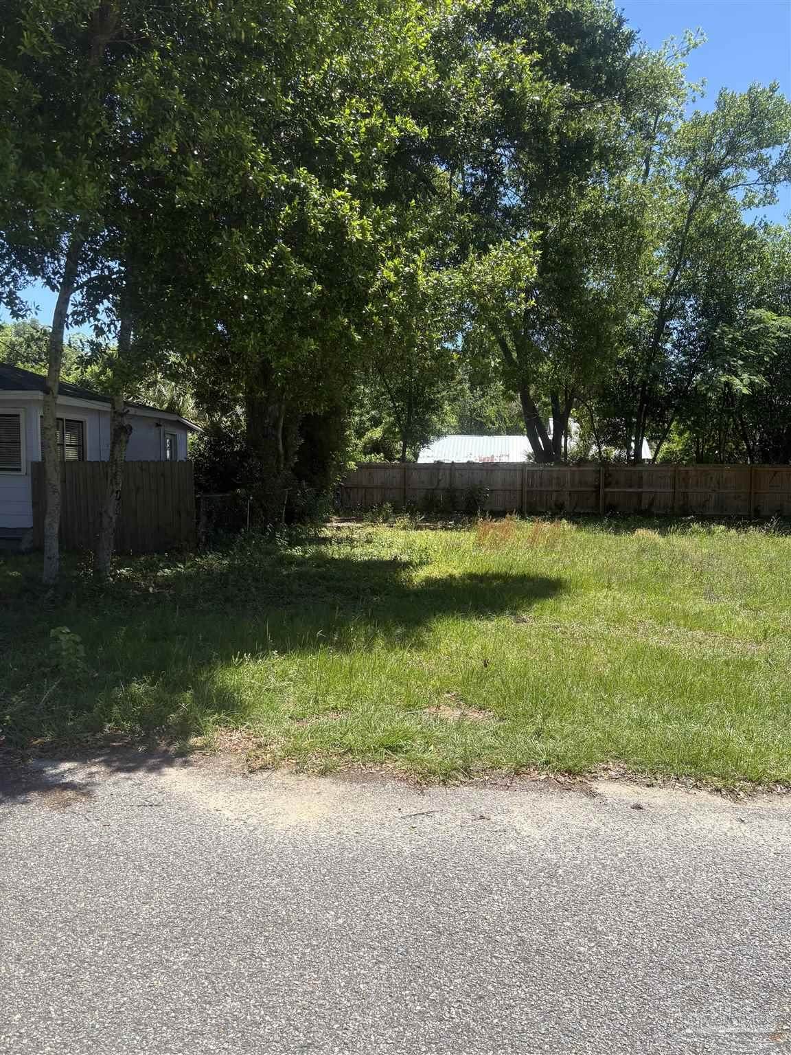 708 Wentworth St - Photo 1