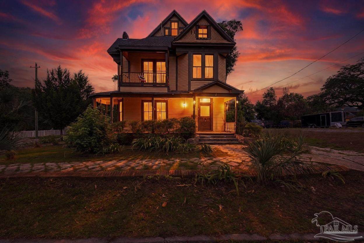 222 Jackson St - Photo 1