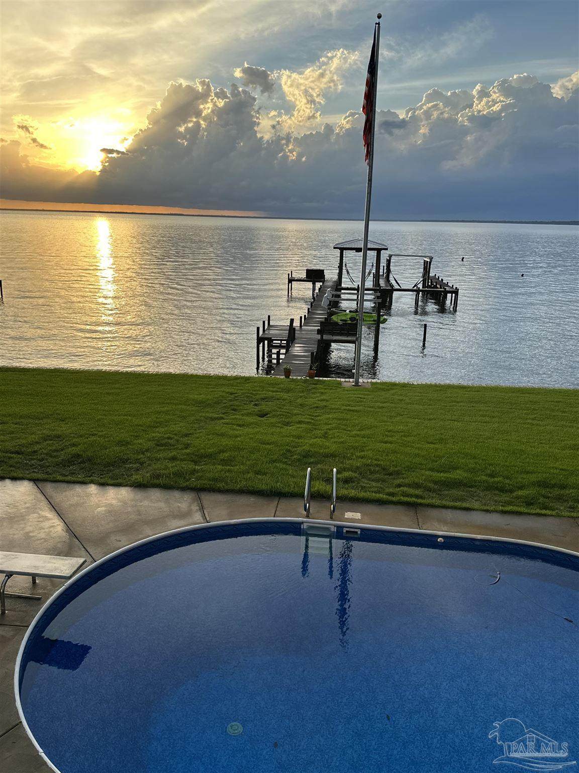 https://bt-photos.global.ssl.fastly.net/pensacola/orig_boomver_1_683577-2.jpg