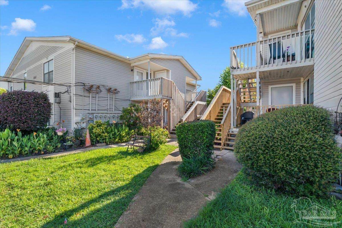 1301 Redwood Ln - Photo 1