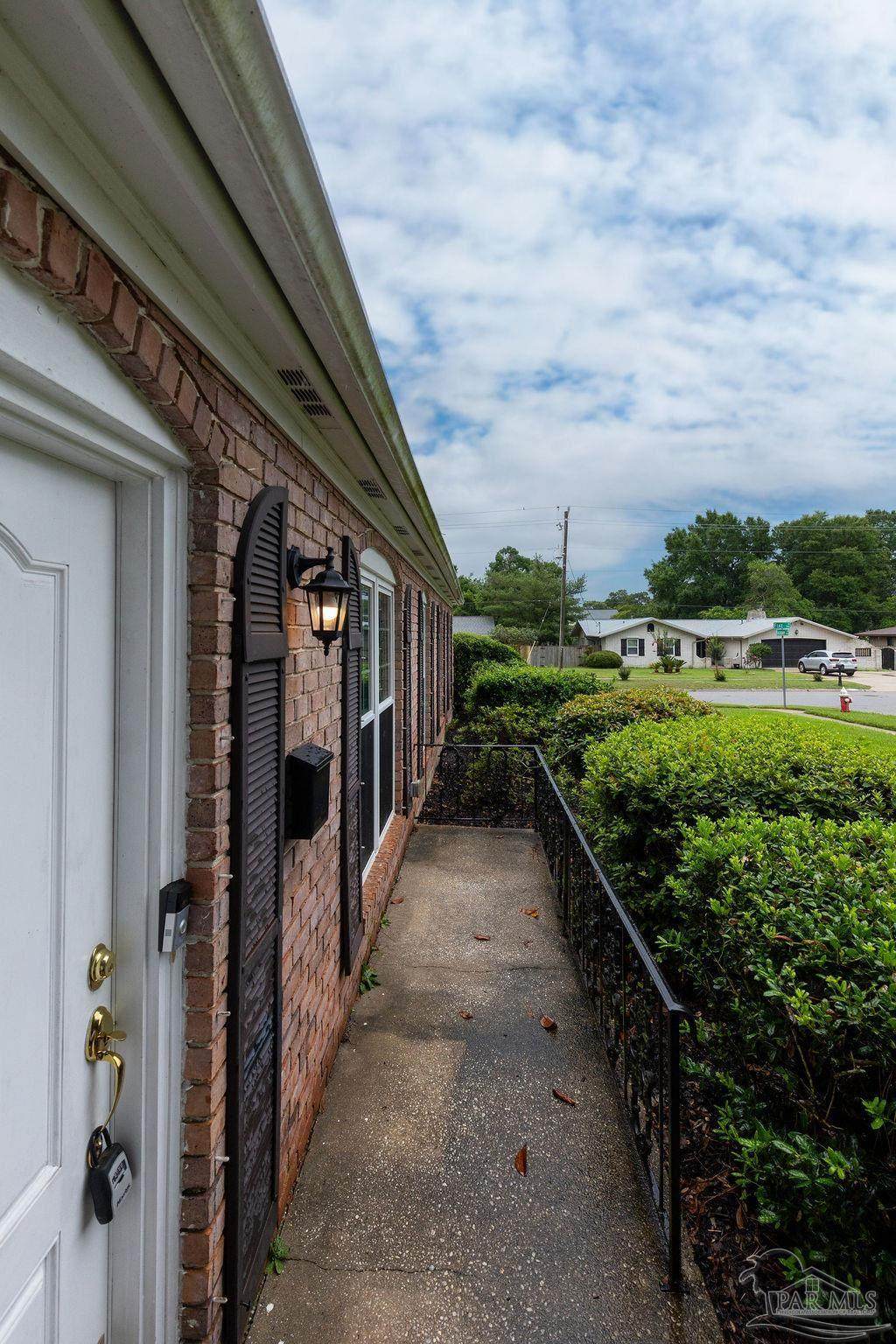 https://bt-photos.global.ssl.fastly.net/pensacola/orig_boomver_1_684584-2.jpg