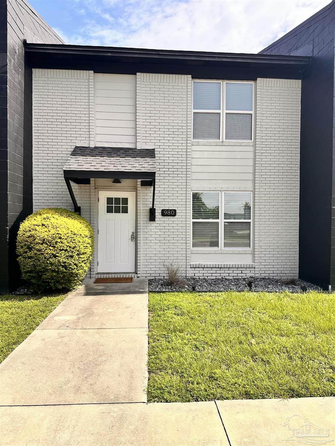 980 Zarragossa St - Photo 1