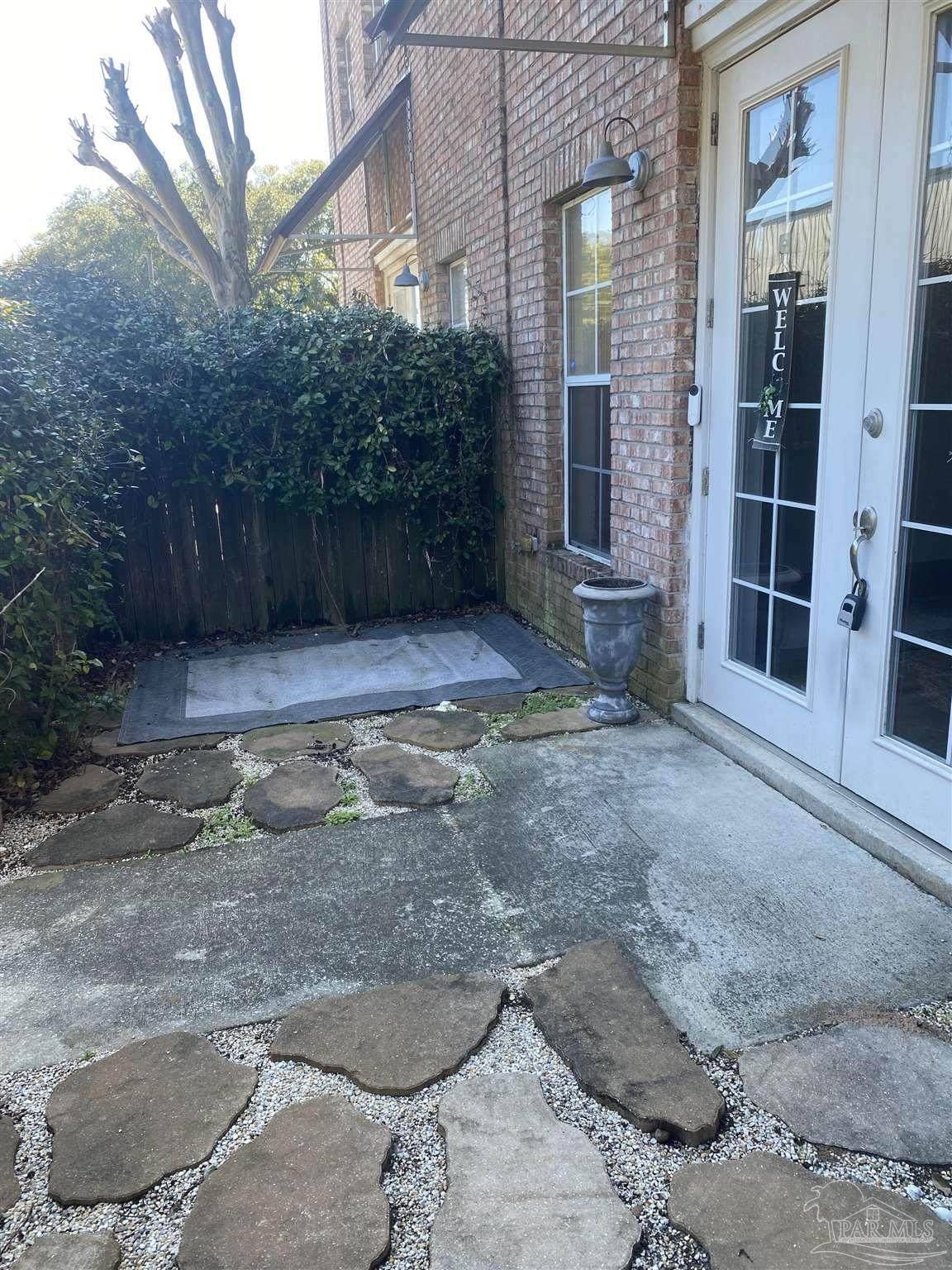 https://bt-photos.global.ssl.fastly.net/pensacola/orig_boomver_1_684673-2.jpg