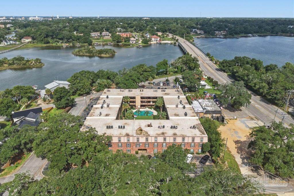 300 Bayou Blvd - Photo 1