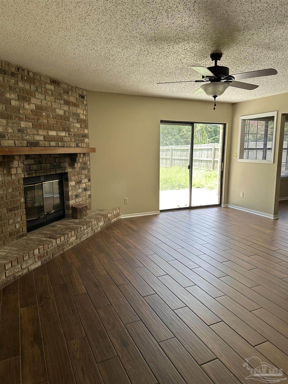 https://bt-photos.global.ssl.fastly.net/pensacola/orig_boomver_1_685307-2.jpg