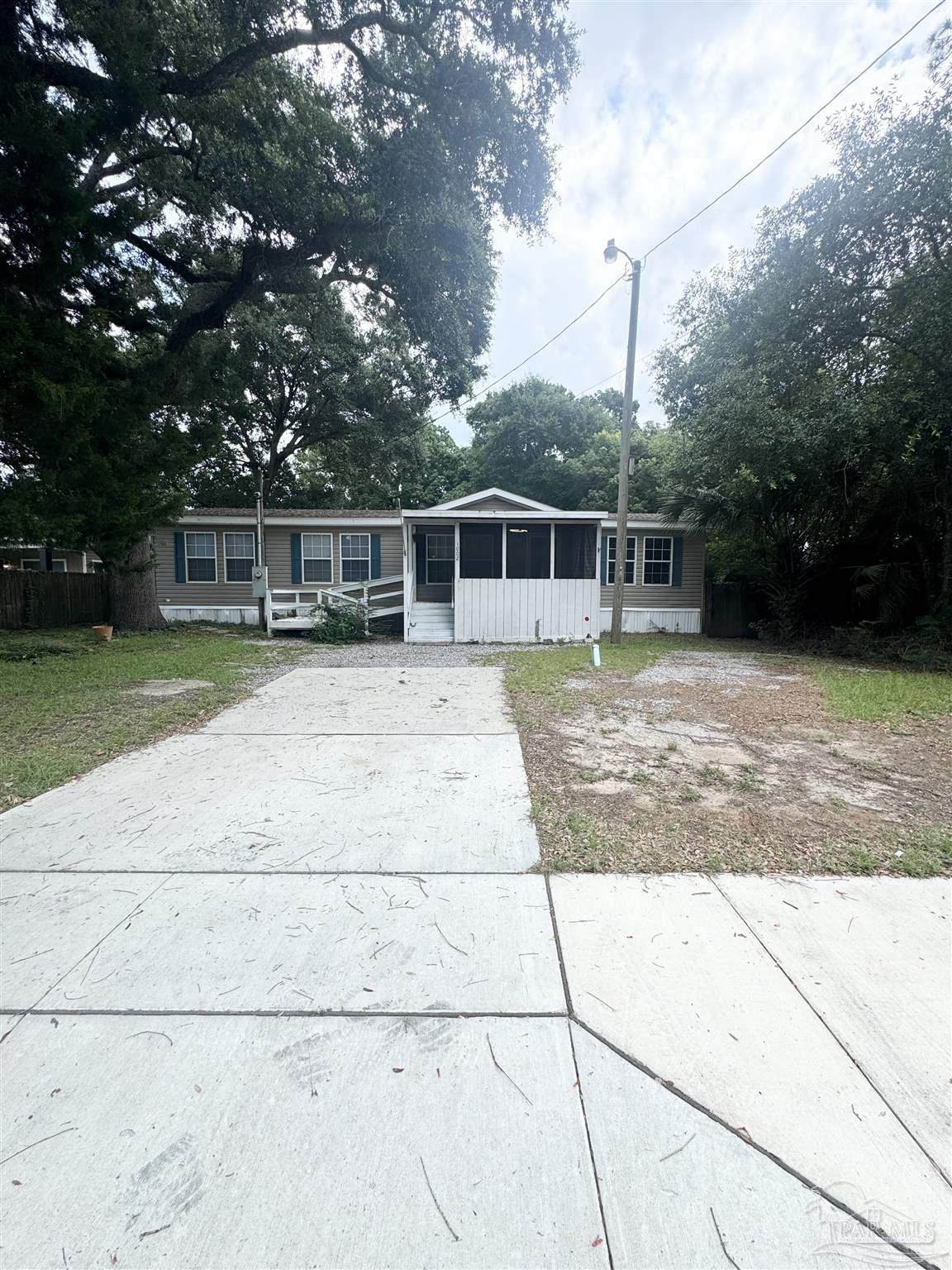 1002 Mills Ave - Photo 1