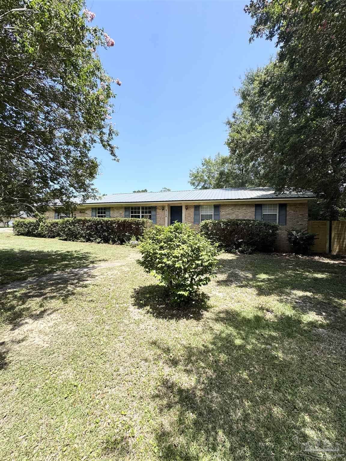 https://bt-photos.global.ssl.fastly.net/pensacola/orig_boomver_1_686038-2.jpg