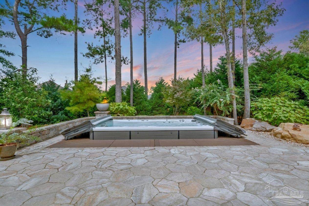https://bt-photos.global.ssl.fastly.net/pensacola/orig_boomver_1_687377-2.jpg