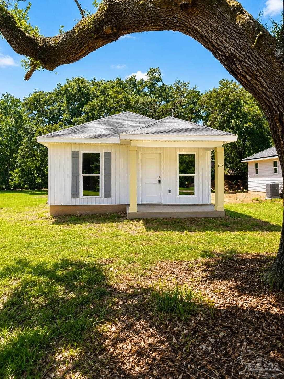 1649 Atlanta Ave - Photo 1