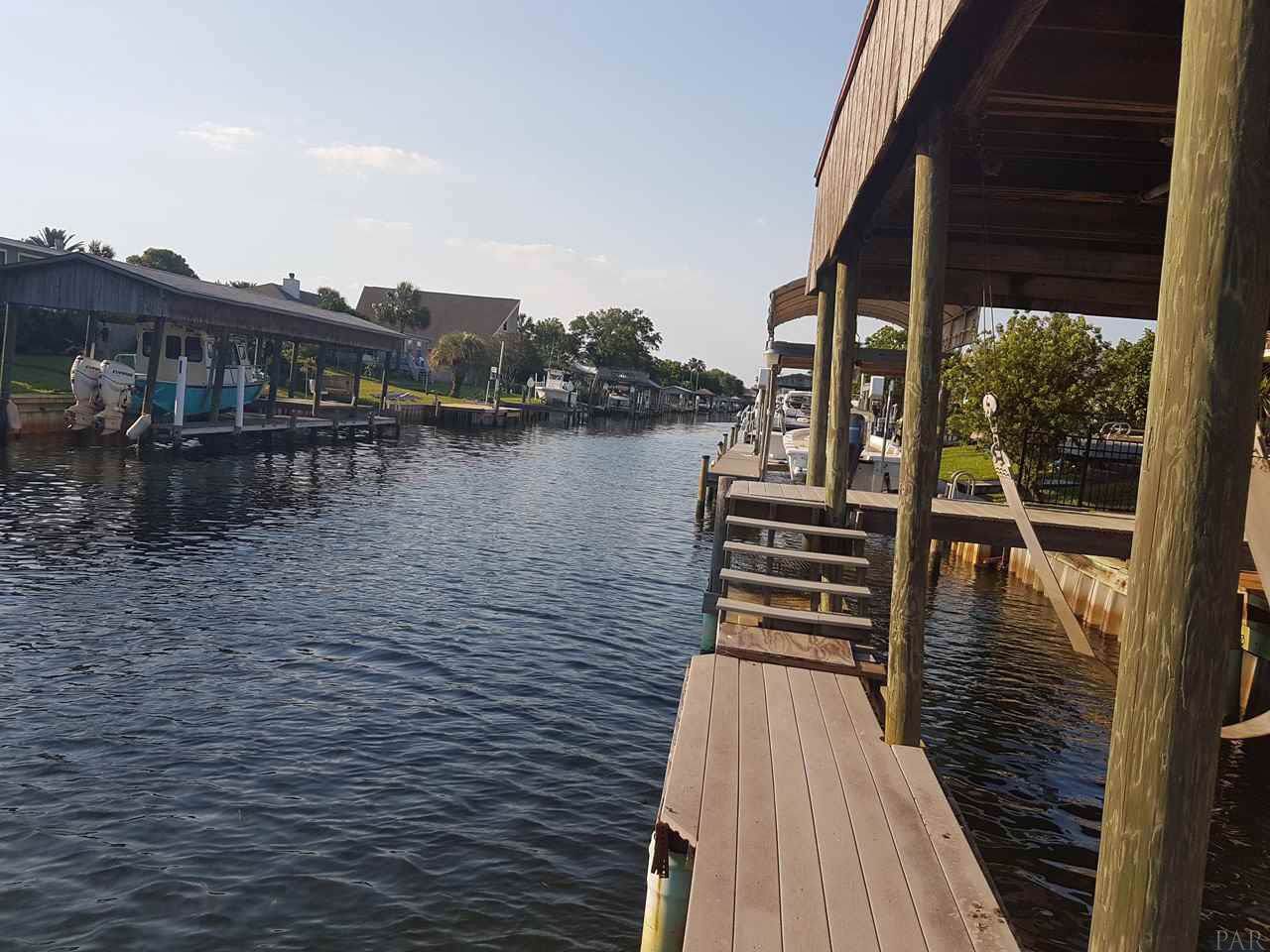1095 Harbor Ln - Photo 1