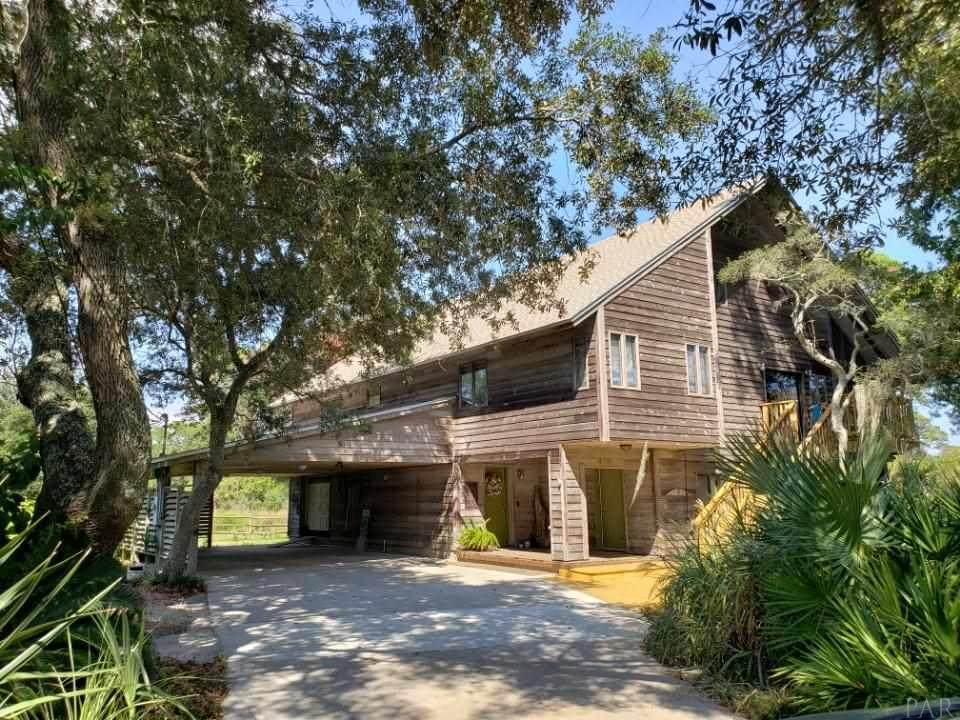 438 Creary St - Photo 1