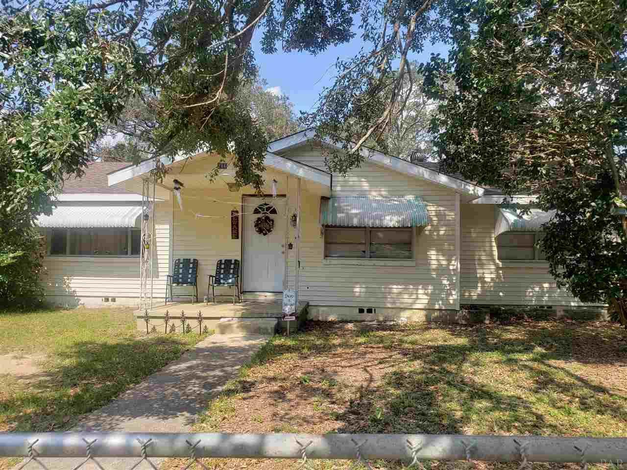216 Holly St - Photo 1