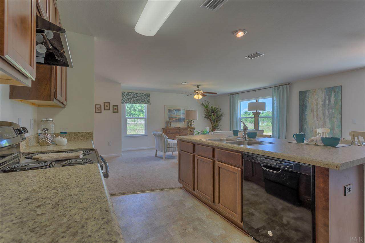 5882 Danbury Blvd - Photo 1