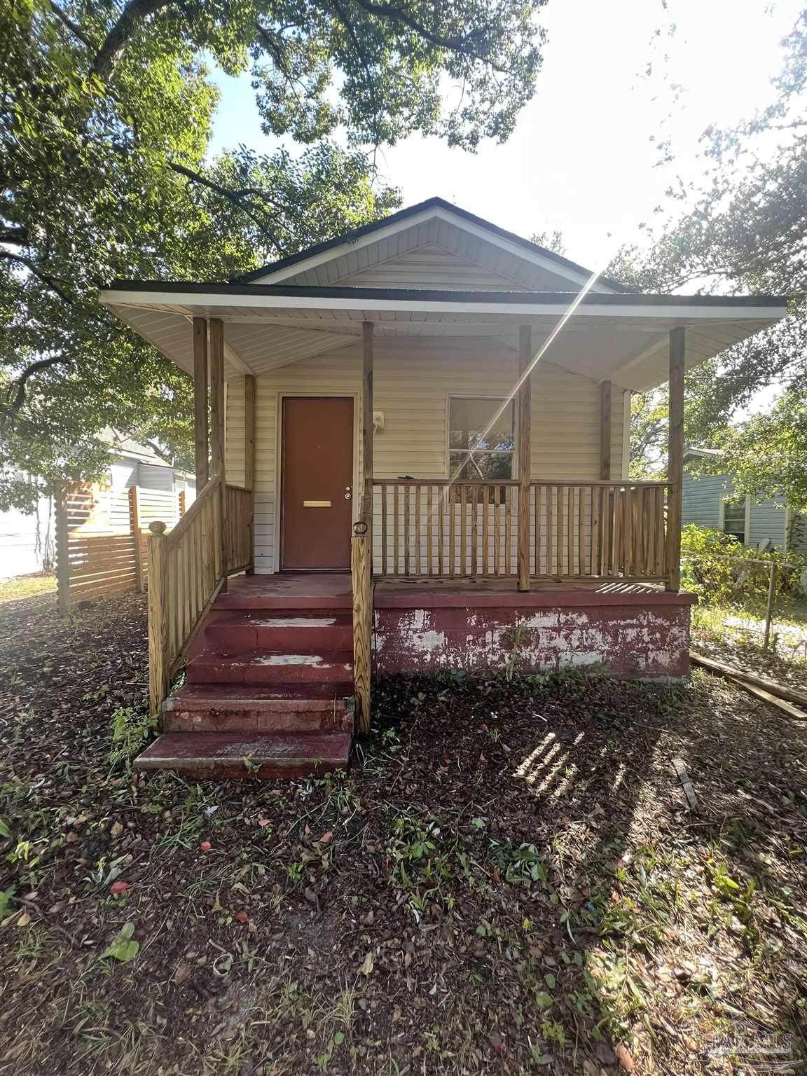 1016 G St - Photo 1