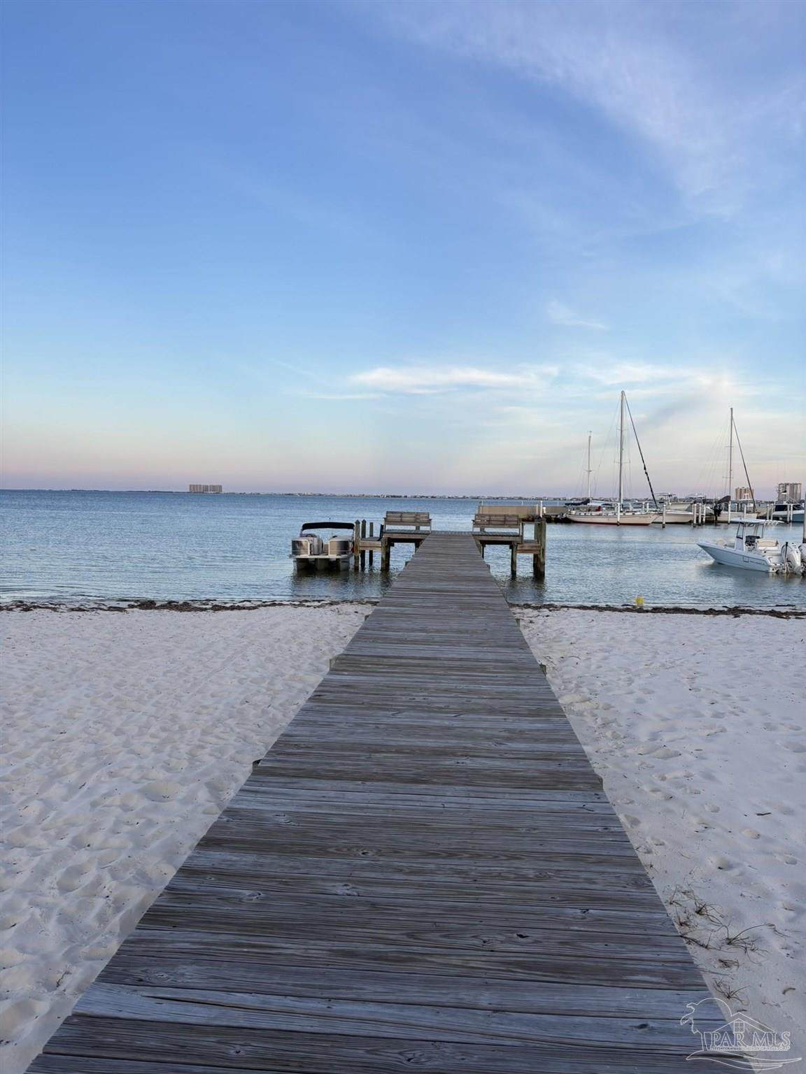 https://bt-photos.global.ssl.fastly.net/pensacola/orig_boomver_2_665943-2.jpg