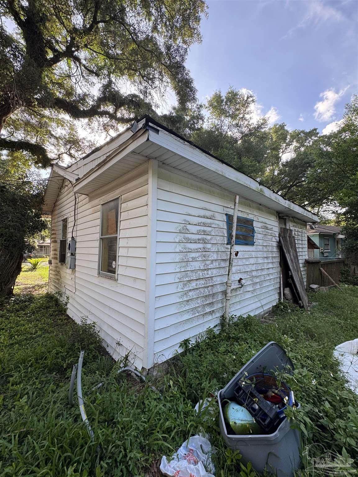 1104 Green St - Photo 1
