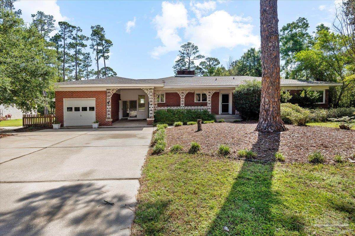 4 Lakeside Dr - Photo 1