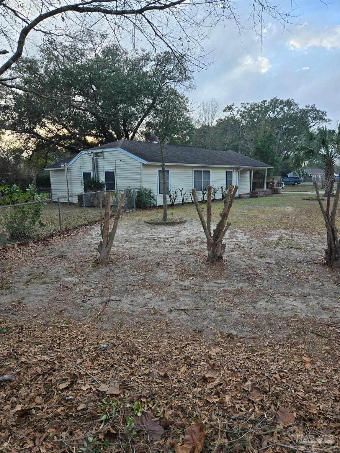 https://bt-photos.global.ssl.fastly.net/pensacola/orig_boomver_2_671015-2.jpg