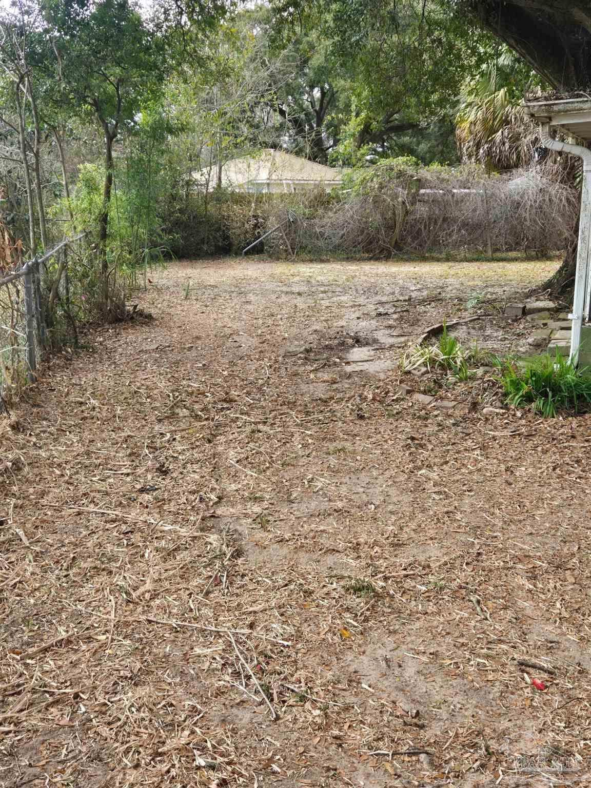 https://bt-photos.global.ssl.fastly.net/pensacola/orig_boomver_2_671015-2.jpg