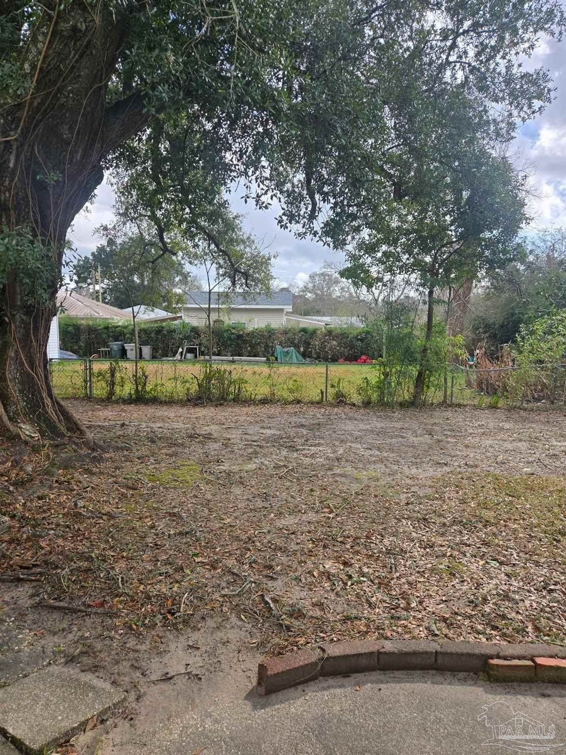 https://bt-photos.global.ssl.fastly.net/pensacola/orig_boomver_2_671015-2.jpg